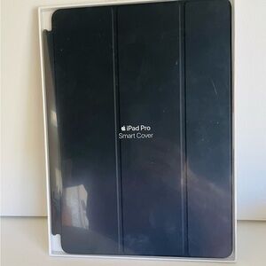 Brand New Apple I-Pad Pro 10.5” Smart Cover